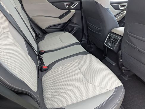 Used 2020 Subaru Forester Premium image 13