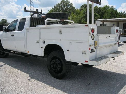 Used 2013 Chevrolet Silverado 3500 W/T AWD/4WD image 4