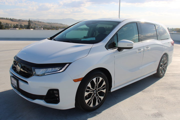 Used 2026 Honda Odyssey Elite image 6