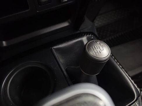 Used 2019 Toyota 4Runner TRD Off-Road AWD/4WD image 16