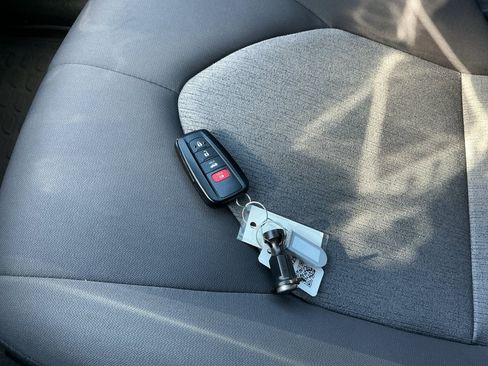 Used 2022 Toyota Camry LE w/ Convenience Package FWD image 37