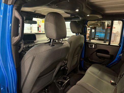 Certified 2025 Jeep Wrangler Unlimited Sport AWD/4WD image 30