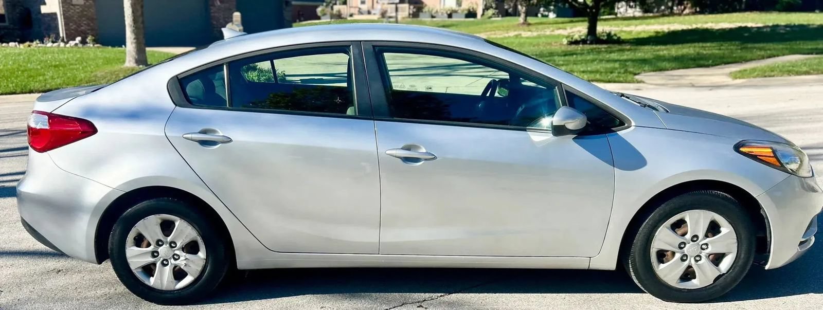 Used 2016 Kia Forte LX FWD image 2