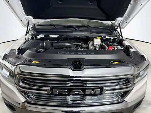 Used 2019 RAM 1500 Laramie AWD/4WD image 34