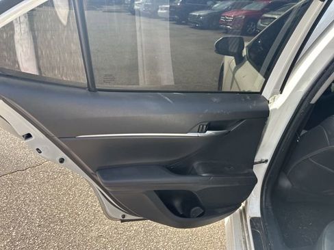 Used 2021 Toyota Camry SE image 10