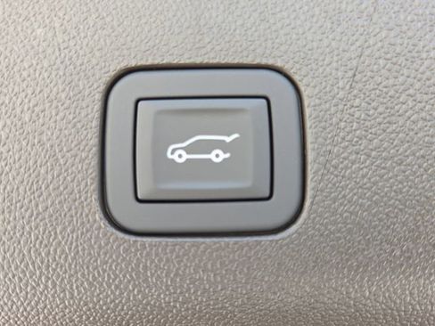 New 2026 GMC Yukon Elevation image 6