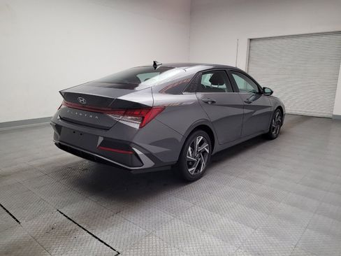Used 2025 Hyundai Elantra SEL FWD image 9