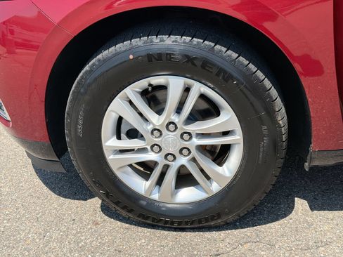 Used 2018 Buick Enclave Essence AWD/4WD image 18