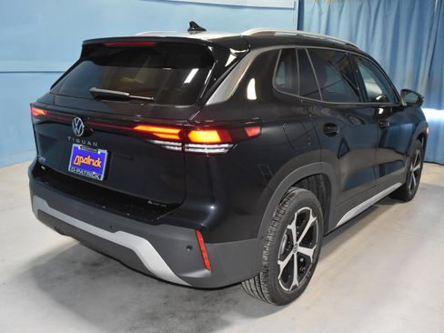 New 2026 Volkswagen Tiguan SE image 21