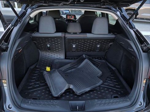 Certified 2020 Toyota C-HR LE FWD image 21