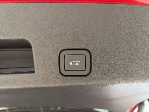 New 2026 Chevrolet Traverse LT w/ Driver Confidence Package AWD/4WD image 15