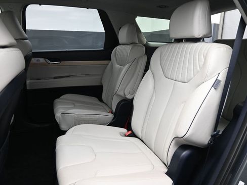 Used 2023 Hyundai Palisade Limited w/ Cargo Package AWD/4WD image 13