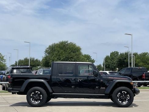 Used 2026 Jeep Gladiator Rubicon AWD/4WD image 3