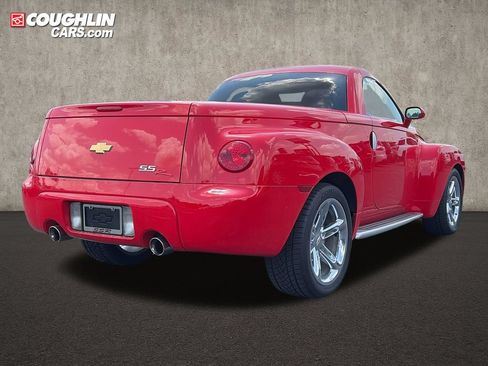 Used 2004 Chevrolet SSR w/ Preferred Equipment Group RWD image 8