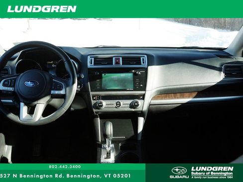 Used 2017 Subaru Outback 2.5i Limited image 4
