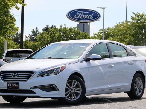 Used 2015 Hyundai Sonata SE w/ Option Group 09 FWD image 1