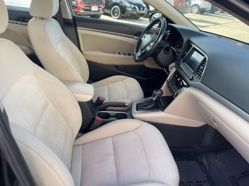 Used 2017 Hyundai Elantra Value Edition w/ Cargo Package FWD image 11