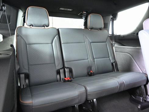 Used 2025 GMC Yukon AT4 image 16