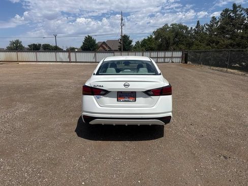 Used 2025 Nissan Altima 2.5 SV FWD image 5