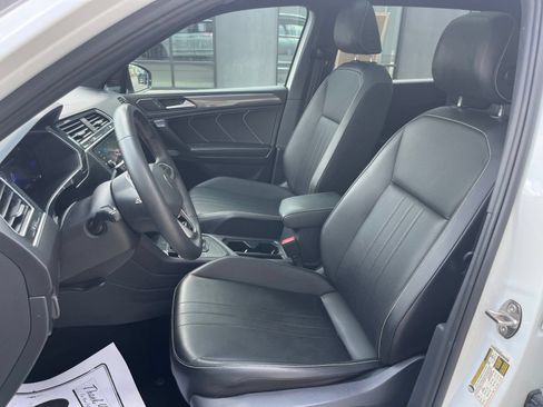 Certified 2023 Volkswagen Tiguan SE R-Line FWD image 28