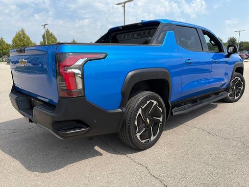 Used 2025 Chevrolet Silverado EV LT w/ LT Premium Package AWD/4WD image 7