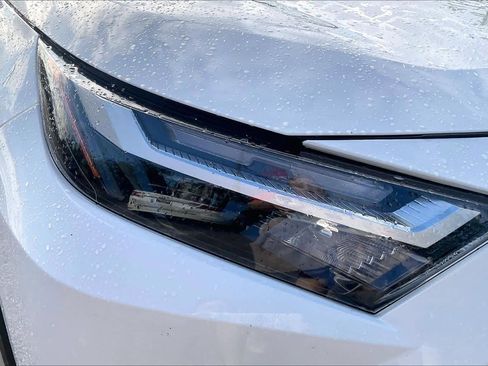 Used 2025 Toyota RAV4 XLE FWD image 27