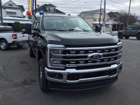 New 2026 Ford F350 Lariat w/ FX4 Off-Road Package image 3