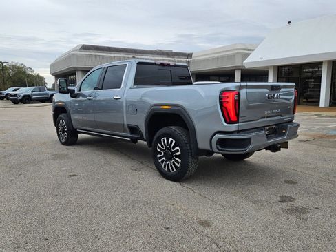Used 2025 GMC Sierra 2500 Denali Ultimate w/ Max Trailering Package image 3