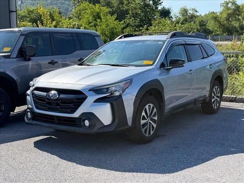 Used 2025 Subaru Outback Premium w/ Popular Package #1A AWD/4WD image 2