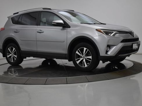 Used 2017 Toyota RAV4 XLE w/ Plus Extra Value Package FWD image 11