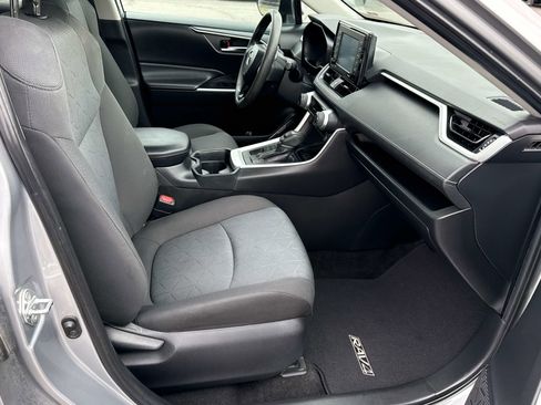 Used 2020 Toyota RAV4 XLE image 20