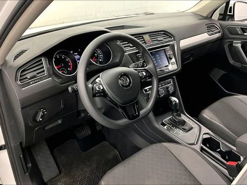 Used 2020 Volkswagen Tiguan S image 15