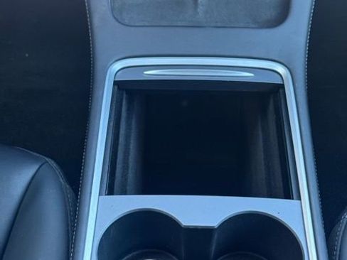 Used 2021 Tesla Model 3 Standard Range Plus image 13