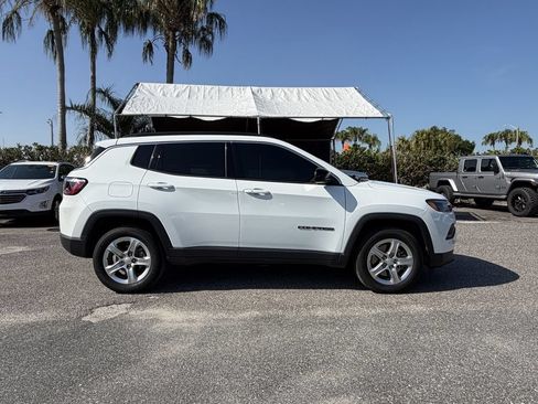 Used 2023 Jeep Compass Latitude AWD/4WD image 4
