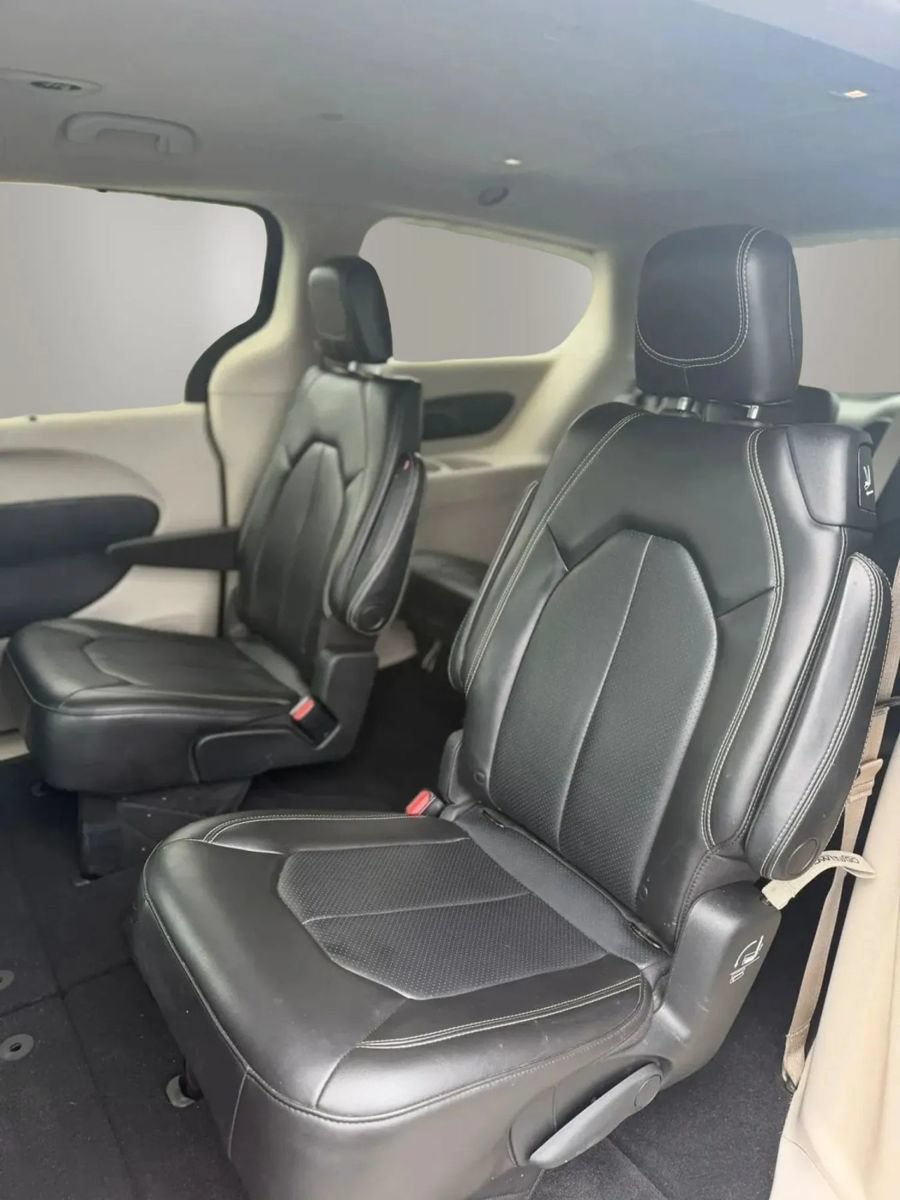 Used 2020 Chrysler Voyager Lxi FWD image 14