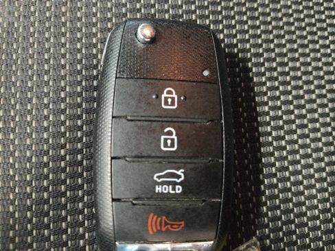Used 2017 Kia Forte LX FWD image 32
