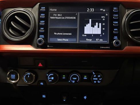 Used 2020 Toyota Tacoma TRD Sport AWD/4WD image 8