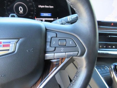 Used 2023 Cadillac Escalade Premium Luxury image 19