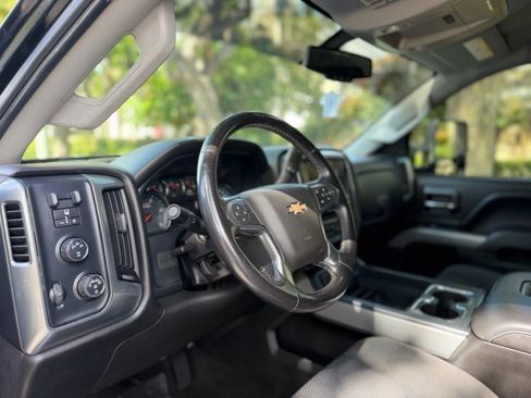 Used 2016 Chevrolet Silverado 2500 LT w/ Midnight Edition AWD/4WD image 7