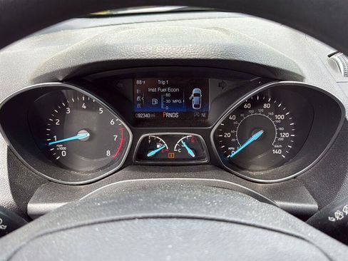 Used 2018 Ford Escape SE w/ SE Sync 3 Package AWD/4WD image 9