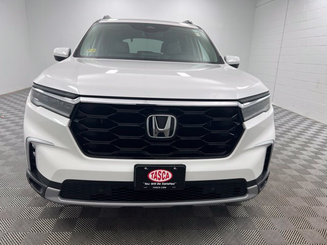 Used 2023 Honda Pilot Touring image 3