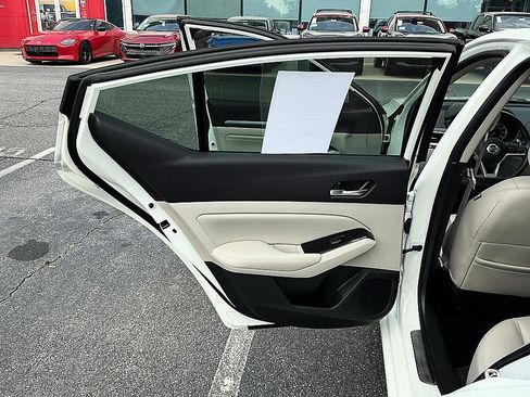 Used 2022 Nissan Altima 2.5 SL FWD image 23