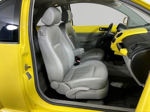 Used 2006 Volkswagen Beetle TDI Coupe w/ Package 2 FWD image 27