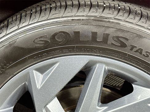 Used 2024 Hyundai Elantra SEL image 32