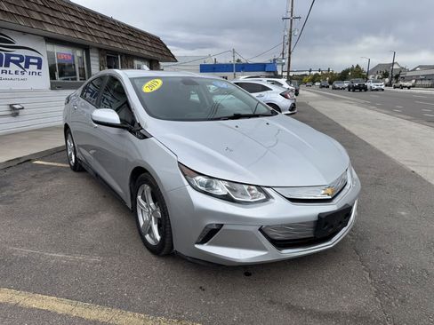 Used 2019 Chevrolet Volt LT w/ Comfort Package image 9