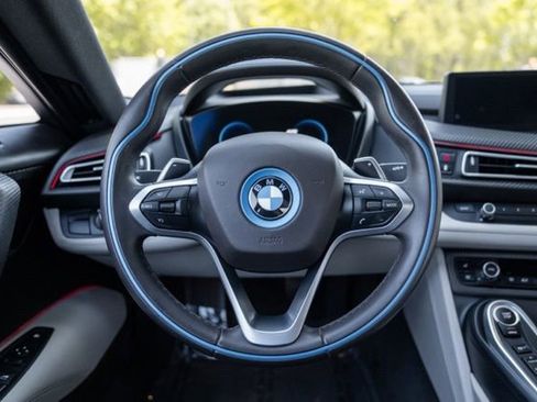 Used 2020 BMW i8 Coupe AWD/4WD image 32