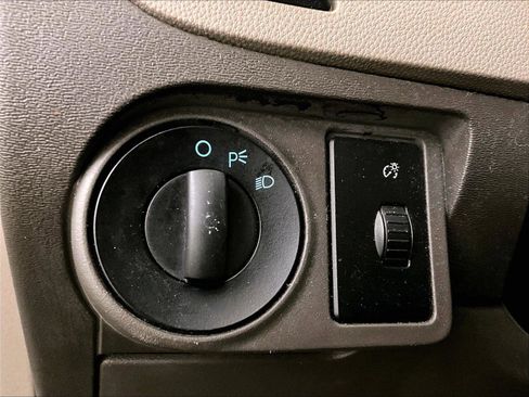 Used 2011 Ford Focus SE FWD image 30