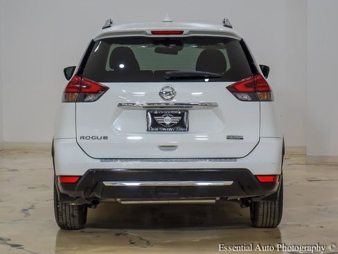 Used 2019 Nissan Rogue S w/ Special Edition Package FWD image 7