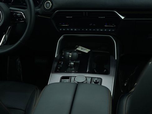 Used 2025 MAZDA CX-70 Plug-In Hybrid w/ Premium Plus image 16