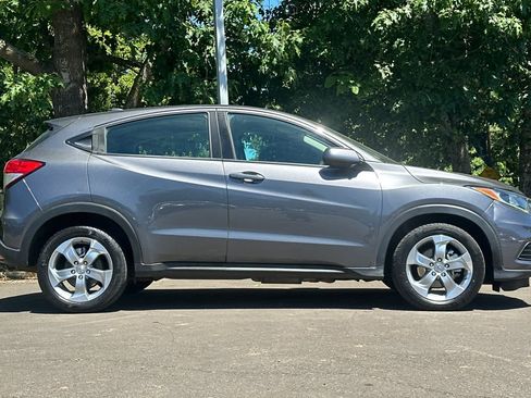 Used 2019 Honda HR-V LX image 8